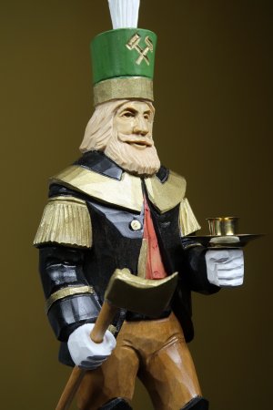Holzfigur Bergmann klein (Riesengebirge), handgeschnitzt und handbemalt aus Lindenholz, 34cm