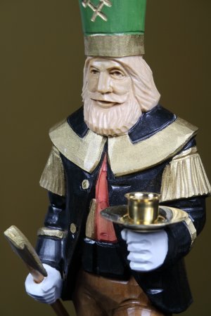 Holzfigur Bergmann klein (Riesengebirge), handgeschnitzt und handbemalt aus Lindenholz, 34cm